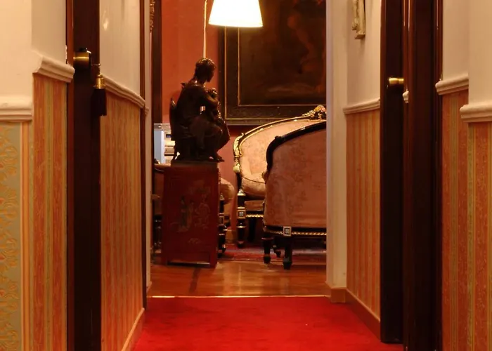 Residenza Frattina Rome