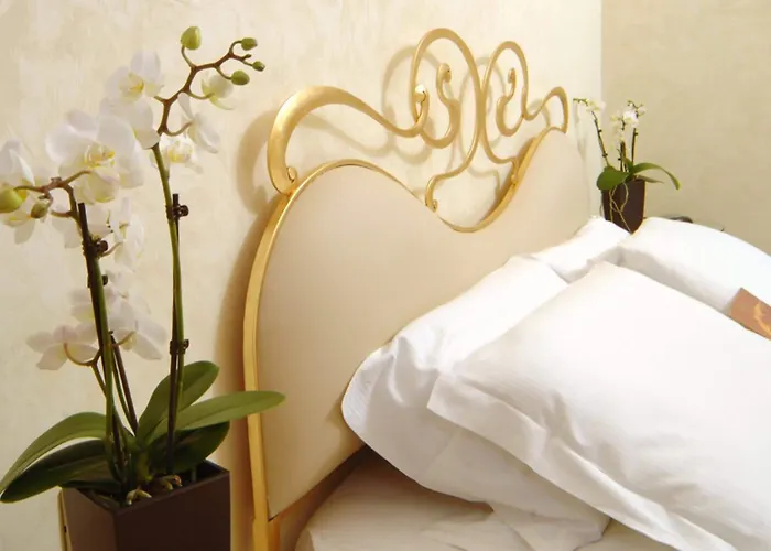 Residenza Frattina 4*
