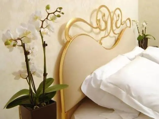 Affittacamere Residenza Frattina 4*